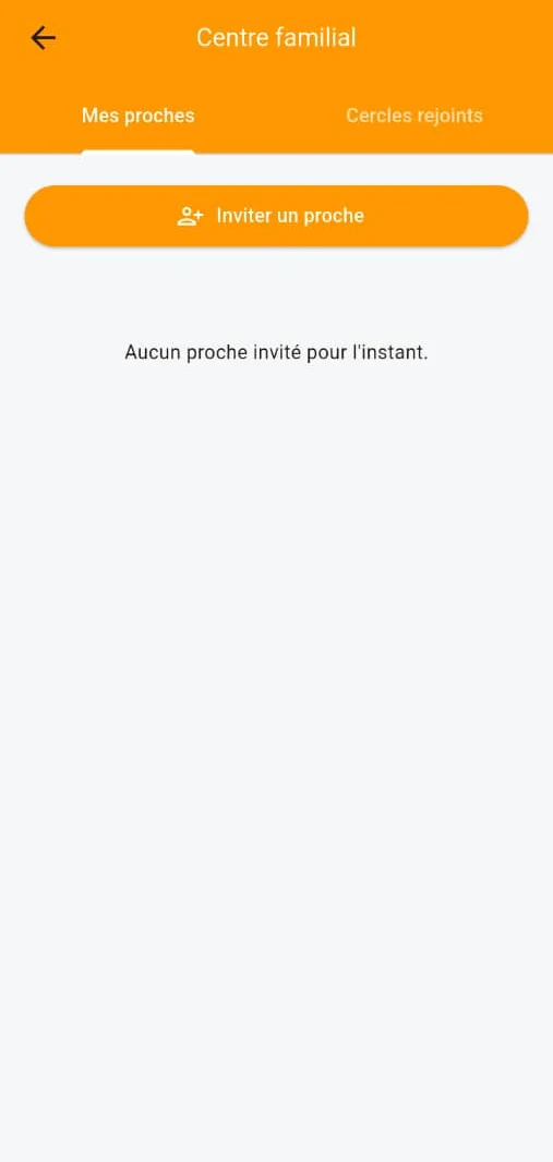 Écran Centre familial de l'application : deux onglets, Mes proches et Cercles rejoints, et un bouton pour inviter un proche.